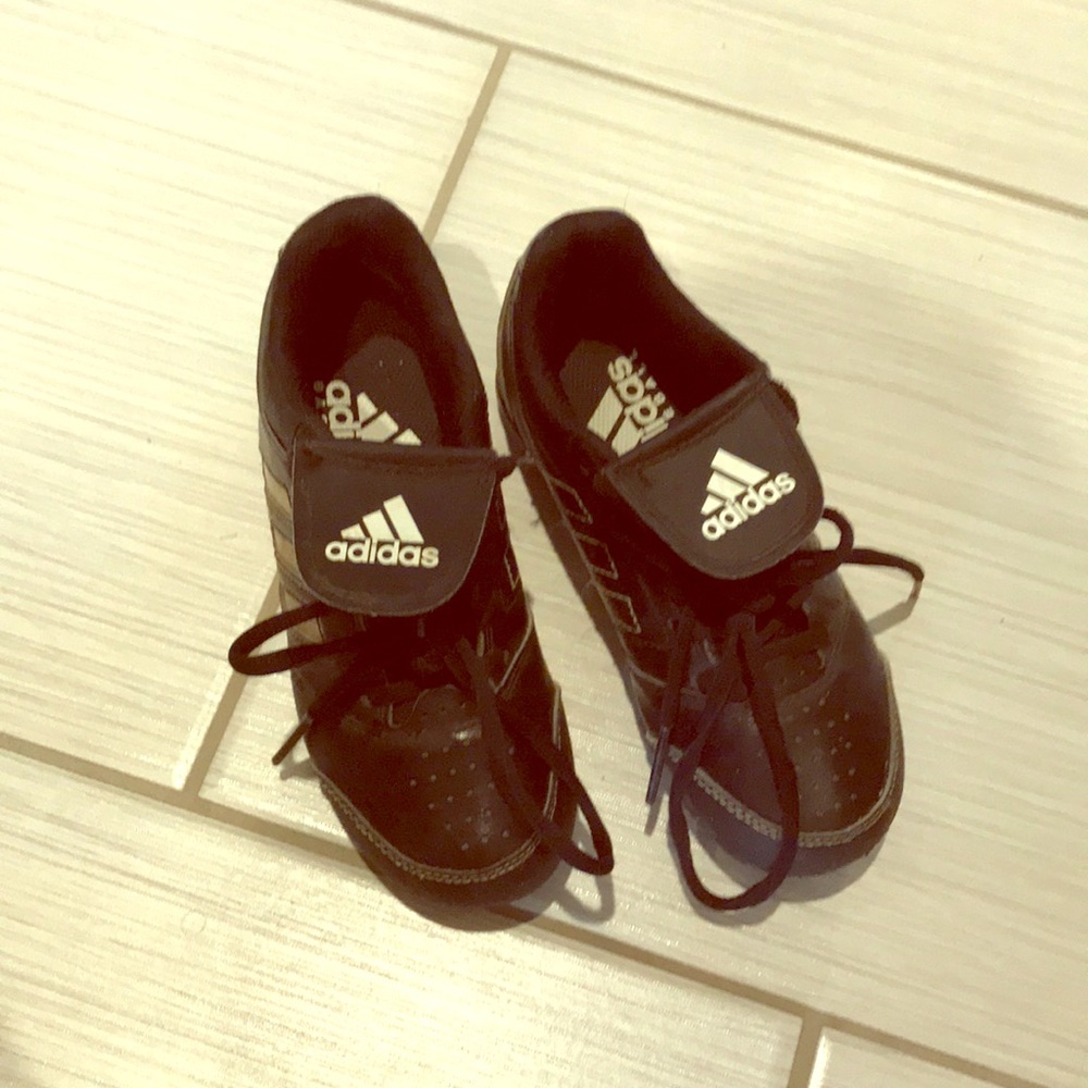 Adidas baseball shoes